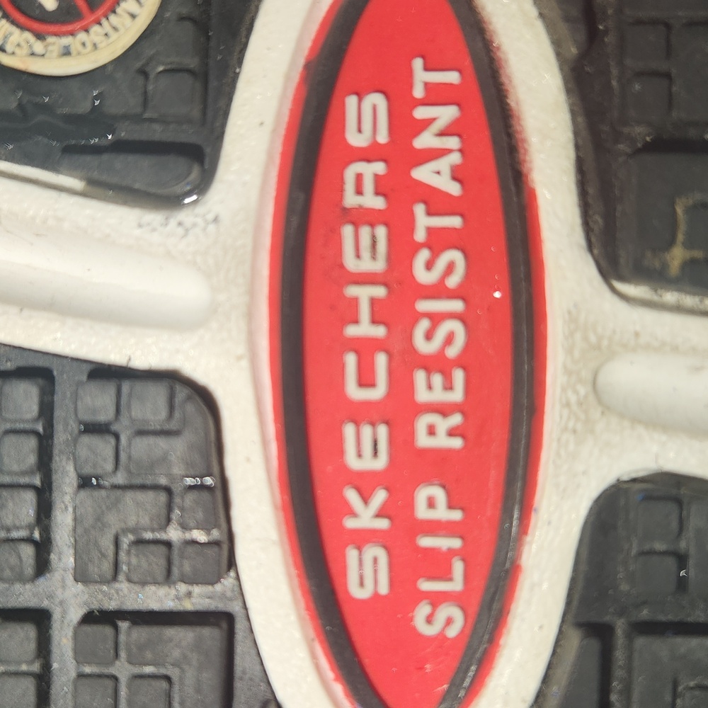 Skechers slip resistant work shoes. 7.5. Slip Resistant. - Picture 8 of 10